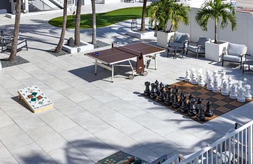 Galt Mile Apartment | Ocean Blvd King Suite with Sofa Bed