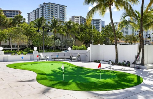 Galt Mile Hotel | Ocean Blvd King Suite at Botanica