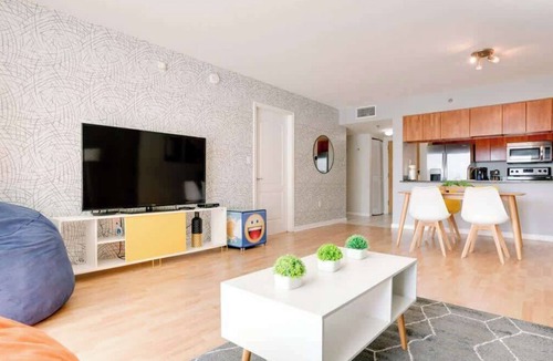 Brickell Condo | Ocean&City Views Lux Miami Brickell Sleeps 4 KngBd