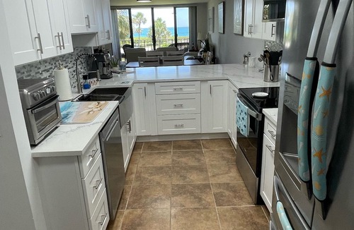 Fort Pierce Shores Apartment | Ocean Front Apartment with Amazing beach and sunrise