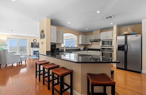 Old Orchard Beach Apartment | Ocean Front Condo With Private Balcony! Amazing Views!