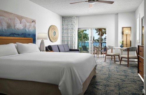 Palm Beach Shores Resort | Ocean-Front Studio at Marriott’s Ocean Pointe – Direct Beach Balcony