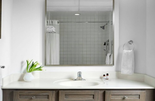 Palm Beach Shores Resort | Ocean-Front Studio at Marriott’s Ocean Pointe – Direct Beach Balcony