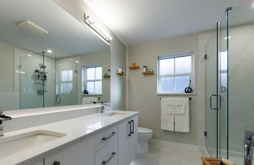 Crescent Beach House | Ocean Park beautiful 3 yr old duplex- 4 bd & 3.5bth. 15 mins walk to the beach!