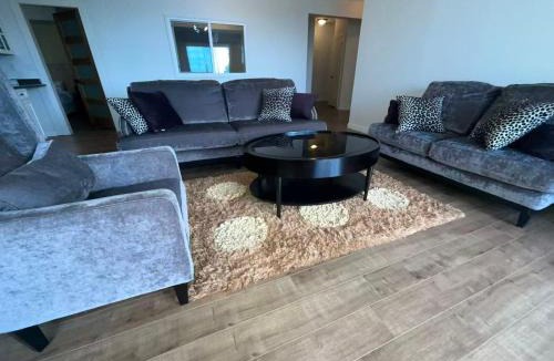 Crescent Beach Villa | Ocean view 2 bedrooms