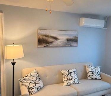 Hull Apartment | Ocean View Cozy Stay 4