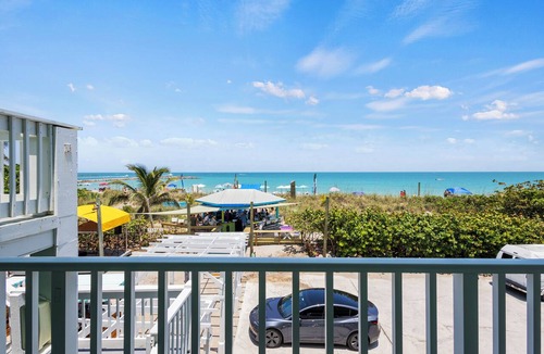 Fort Pierce Hotel | Ocean View Hotel Room with Balcony- 2 Full Beds
