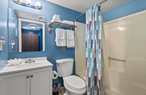 Fort Pierce Hotel | Ocean View Hotel Room with Balcony- King Bed #17