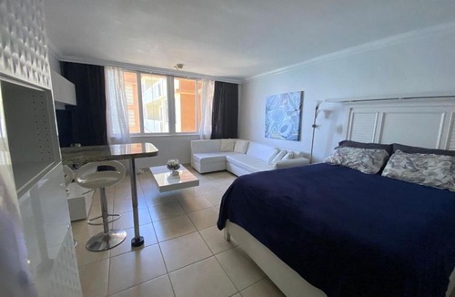 Sunny Isles Beach Apartment | Oceanfront 1BR in Sunny Isles - 4 guests, pool & beach