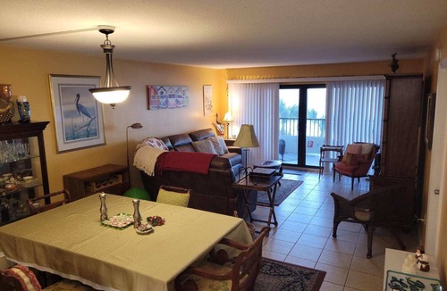 Gulfstream Beach Condo | Oceanfront 3-bedroom condo in heart of Satellite Beach
