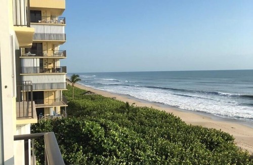 Hutchinson Island South Condo | Oceanfront condominium for rent Jensen, Beach Florida