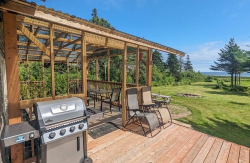 Bayside Cottage | Oceanfront Cozy Cottage Private Beach, Hot Tub, Pool & Boardwalk
