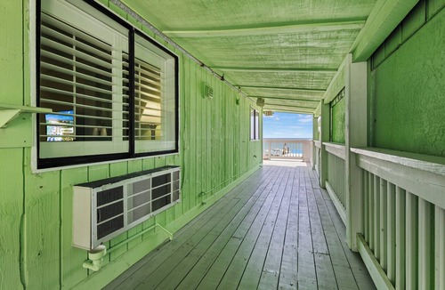 Fort Pierce Hotel | Oceanfront Inn, Standard Room, King Bed, Town View, #11