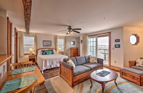 Lincolnville Apartment | Oceanfront Lincolnville Studio with Private Balcony!