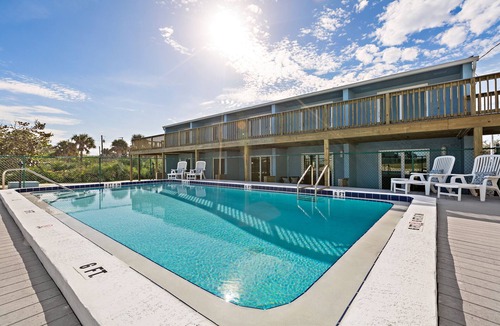 Melbourne Beach Apartment | Oceanfront Penthouse Apartment-Twinzer