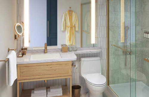 Sunny Isles Beach Resort | Oceanfront Suite at Resort