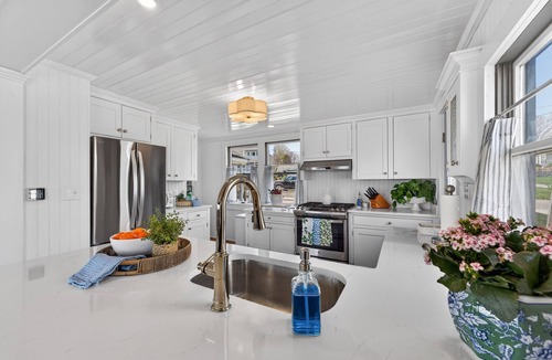 Greenbush House | Oceanfront with Views! Sleeps 10, Central AC!