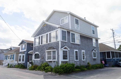 Old Orchard Beach Cottage | Oceanside Beach House Steps To Sand