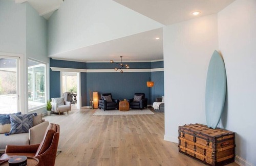 Cobble Hill Villa | Oceanside Villa l Beach Access l HotTub I Sleep 16