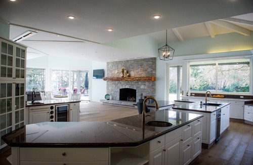 Cobble Hill Villa | Oceanside Villa l Beach Access l HotTub I Sleep 16