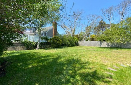 Northwest Harwich House | Oceanview 2 BR cottage across from Pleasant Beach!