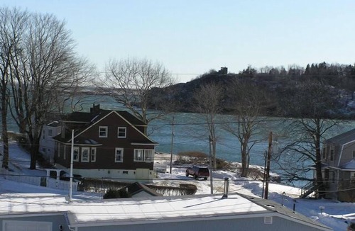 Peaks Island Cottage | Oceanview, Handicap Friendly, Dogs & Babies Welcome. Watch the Seashore parade!