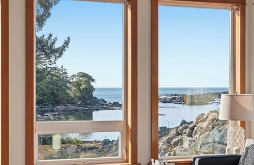 Ucluelet Apartment | Oceanview Suite by Lighthouse! The Bell & Whistle