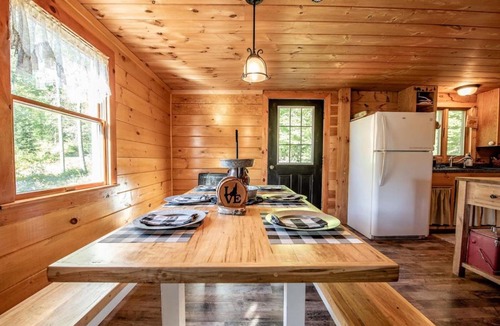 Canaan House | Off-Grid Adventure Cabin, Peakaboo Mountain Views