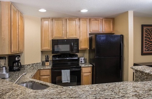 Survey Creek Resort | Official Wyndham Palm-Aire 2BR Suite - Sleeps 8 - Pools, Balcony & Resort Access