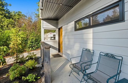 Ucluelet Apartment | Offshore Inn A- Studio, Modern, Close to Little Beach