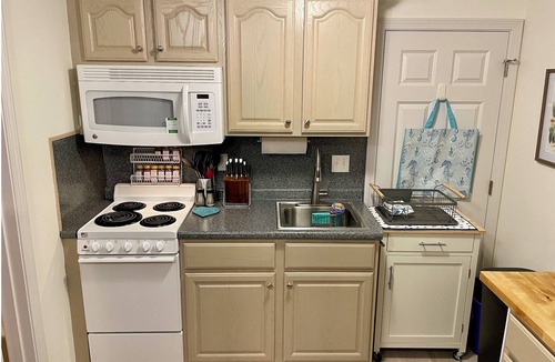 Ogunquit Condo | Ogunquit! Lovely Boutique Studio, walkable to everything, in/outdoor Pools!