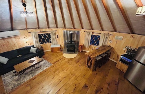 Buckfield House | Old Apple Yurt | Bar 2 decks | Wifi | Fire Pit