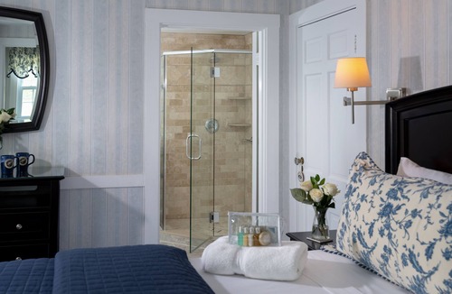 Chatham Bed & Breakfast | Old Harbor Inn