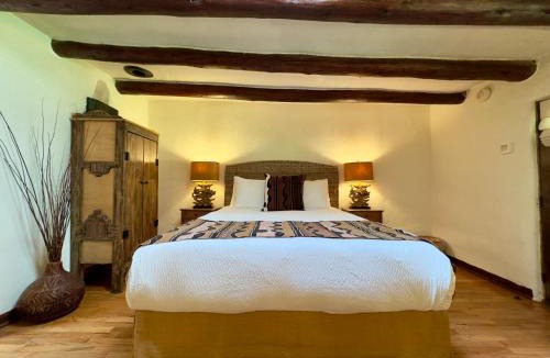 Taos Bed & Breakfast | Old Taos Guesthouse B&B