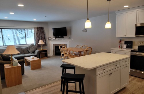 Sunday River Area Condo | On Mountain two bedroom unit sleeping 8