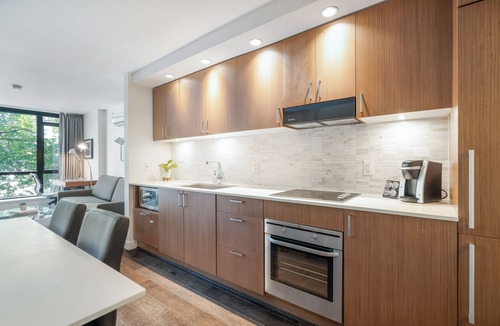 Downtown Vancouver Hotel | One Bedroom Apartment in Downtown Vancouver