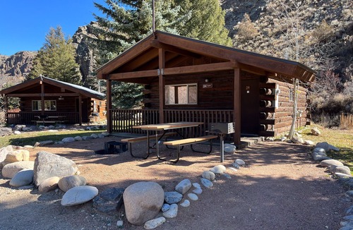Almont Cabin | One Bedroom Cabin with Ample Parking and Space from Neighboring Cabins