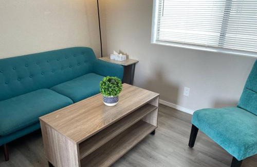 University Heights Apartment | One Bedroom - Near UNM, Nob Hill and downtown