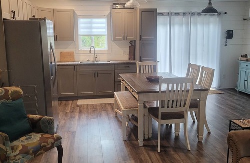Okanagan-Similkameen Cottage | Otter House Close to the Beach