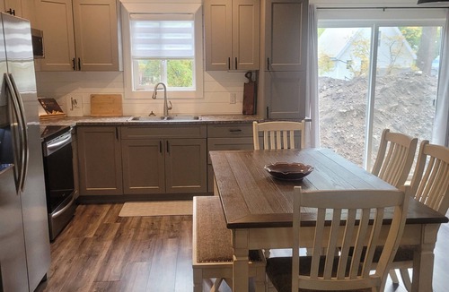 Okanagan-Similkameen Cottage | Otter House Close to the Beach