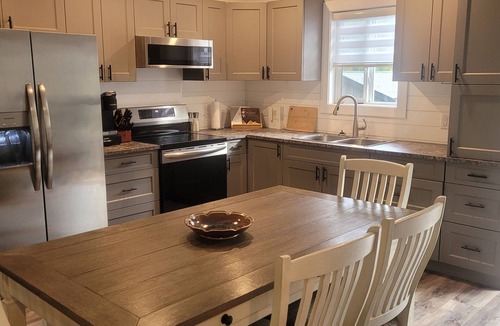 Okanagan-Similkameen Cottage | Otter House Close to the Beach