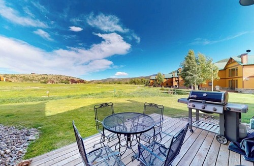 South Fork House | Outdoor lover's retreat with fireplace, scenic deck, grill, & W/D - near skiing