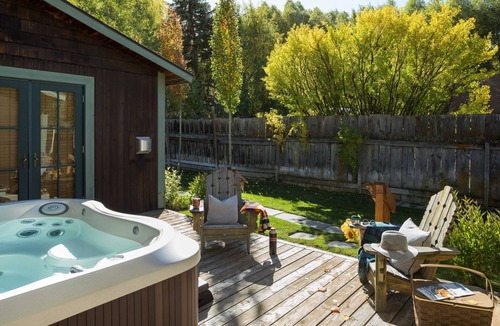 Jackson House | Outpost: Alpine Cottage Studio