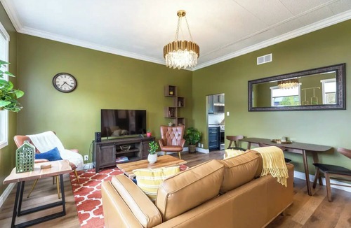 Whitehorse House | Paddy's Pond Place