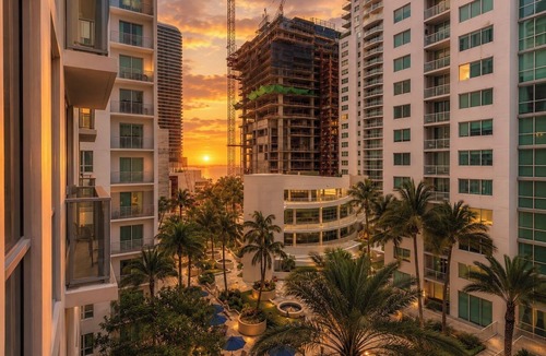 Downtown Miami Apartment | Palm Bay View Suites