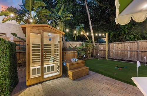 Poinciana Park House | Palm Beach 5BR Cottage!Pool+Spa+Sauna+Cold Plunge