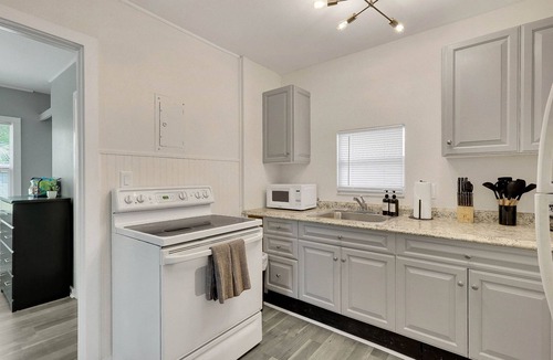 West Palm Beach Cottage | Palm Beach Bungalow Getaway