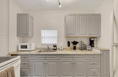 West Palm Beach Cottage | Palm Beach Bungalow Getaway