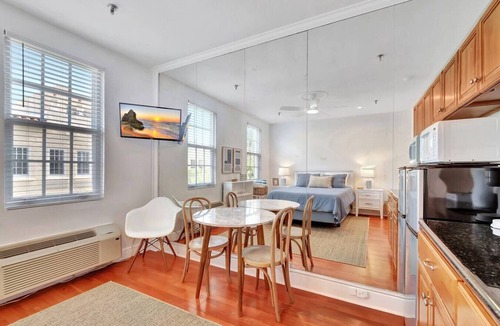 Palm Beach Apartment | Palm Beach Condo, Poolside Gem! Walk to Beach