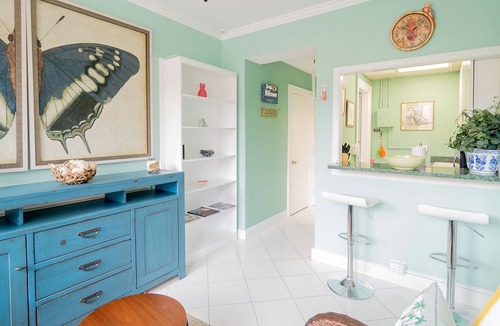Palm Beach Condo | 🏝Palm Beach Island King Suite, Walk to Beach and Restaurants, 24/7 Desk🏖